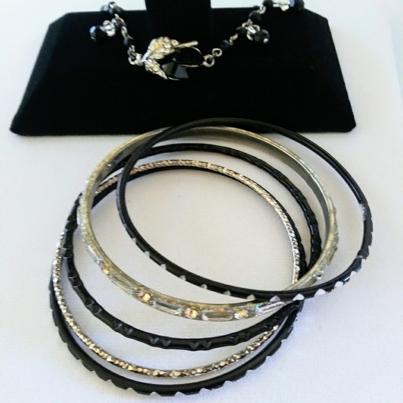 Bracelet & Bangles - Picture 8 of 8